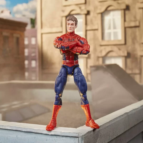 Hasbro Marvel Legends Maximum Series Spider-Man on roof top with alternate head.