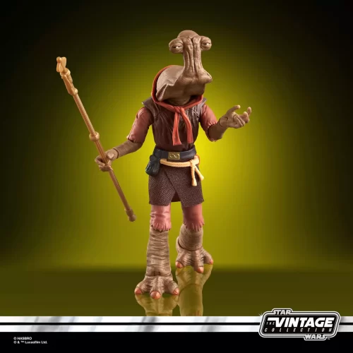 Hasbro Star Wars The Vintage Collection Momaw Nadon walking with staff.