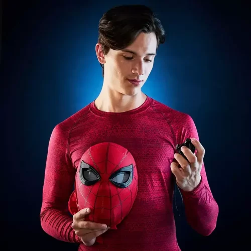 Marvel Legends Spider-Man: Homecoming Electronic Expressive Mask - Image 5
