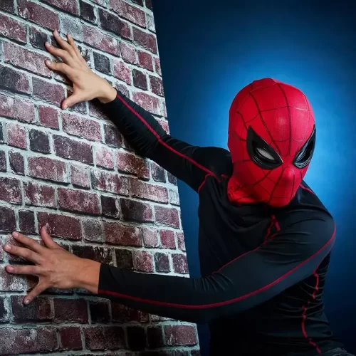 Marvel Legends Spider-Man: Homecoming Electronic Expressive Mask - Image 11
